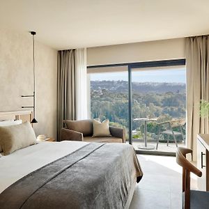 Deluxe Room Land View